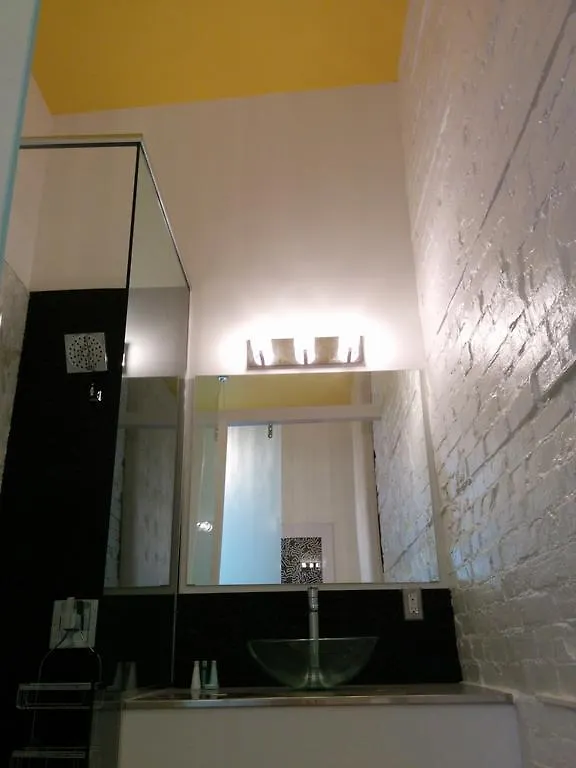 Baystreet Hotel/Motel Toronto Canada