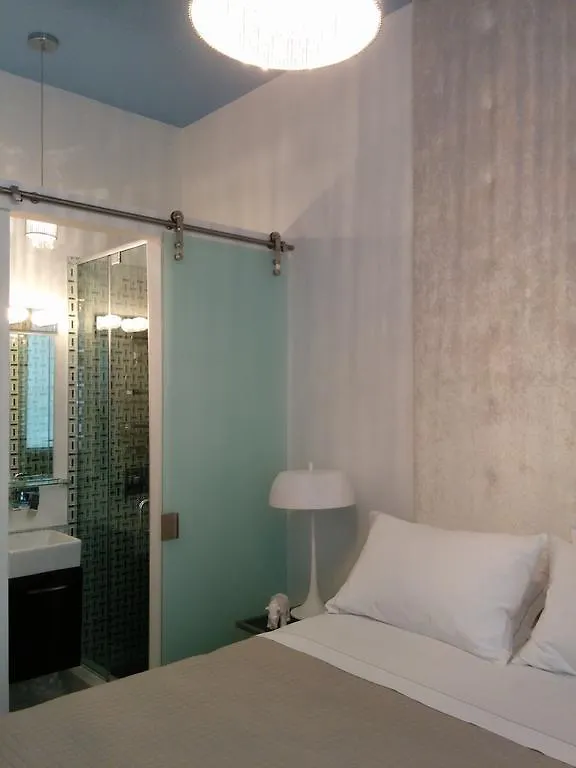 Baystreet Hotel/Motel Toronto Hotel