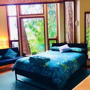 ** Bed & Breakfast Serenity By The Sea Retreats Canada
