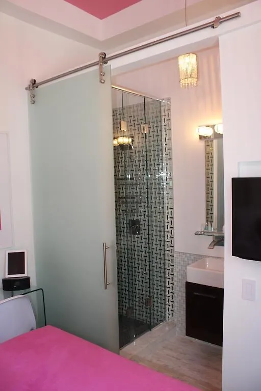 Baystreet Hotel/Motel Toronto